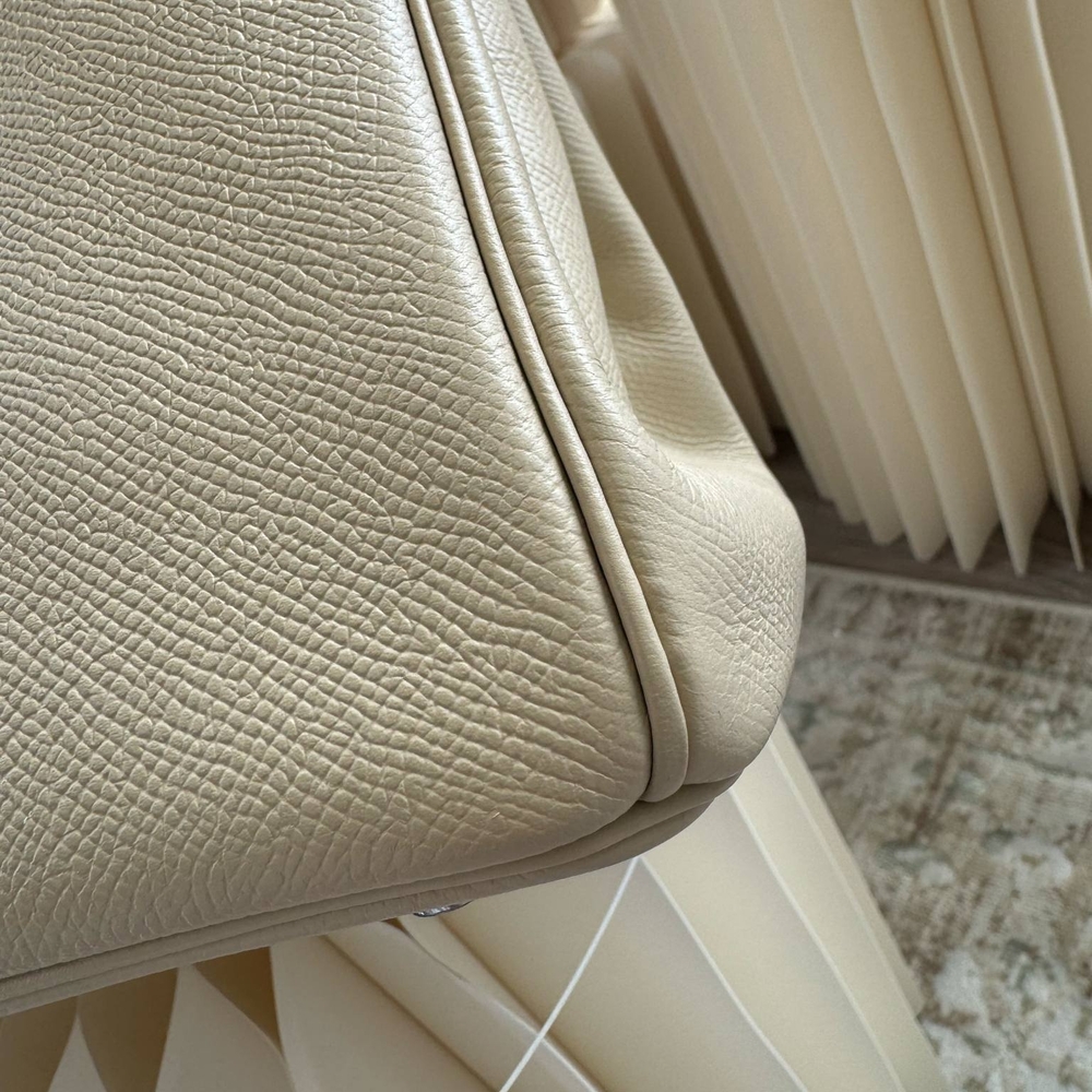 Hermes Cream Satchel with Structured Design and Silver Hardware - Picture 5 of 16